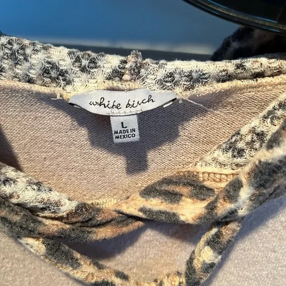 White Birch long sleeve, hooded tunic, tan multi, Large, EUC - Picture 2 of 3